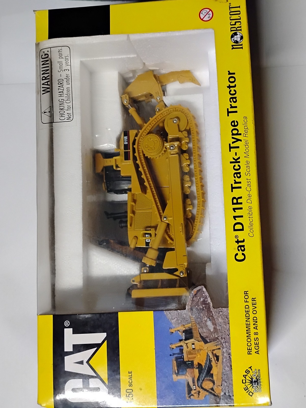1999 Norscot Cat D11R Track Type Diecast Tractor Dozer 1/50 New