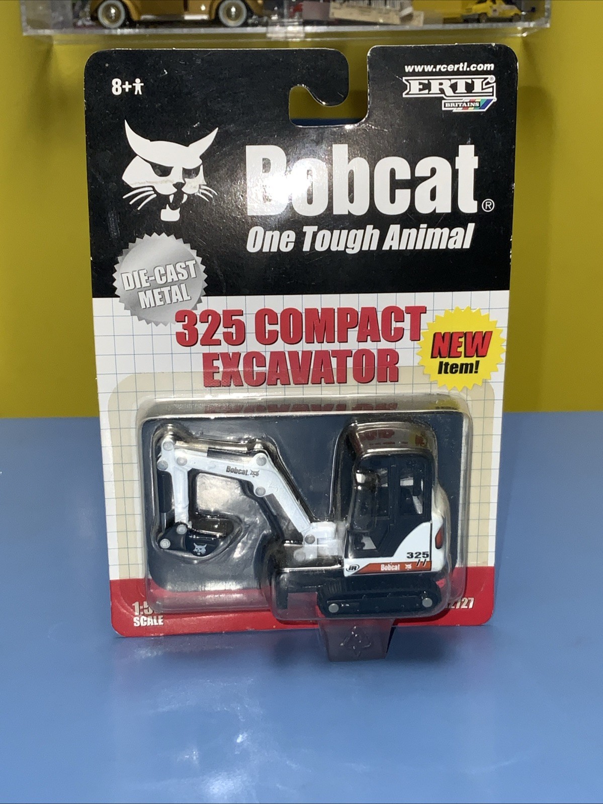 ERTL BOBCAT 325 COMPACT EXCAVATOR 1:50 SCALE “NEW”