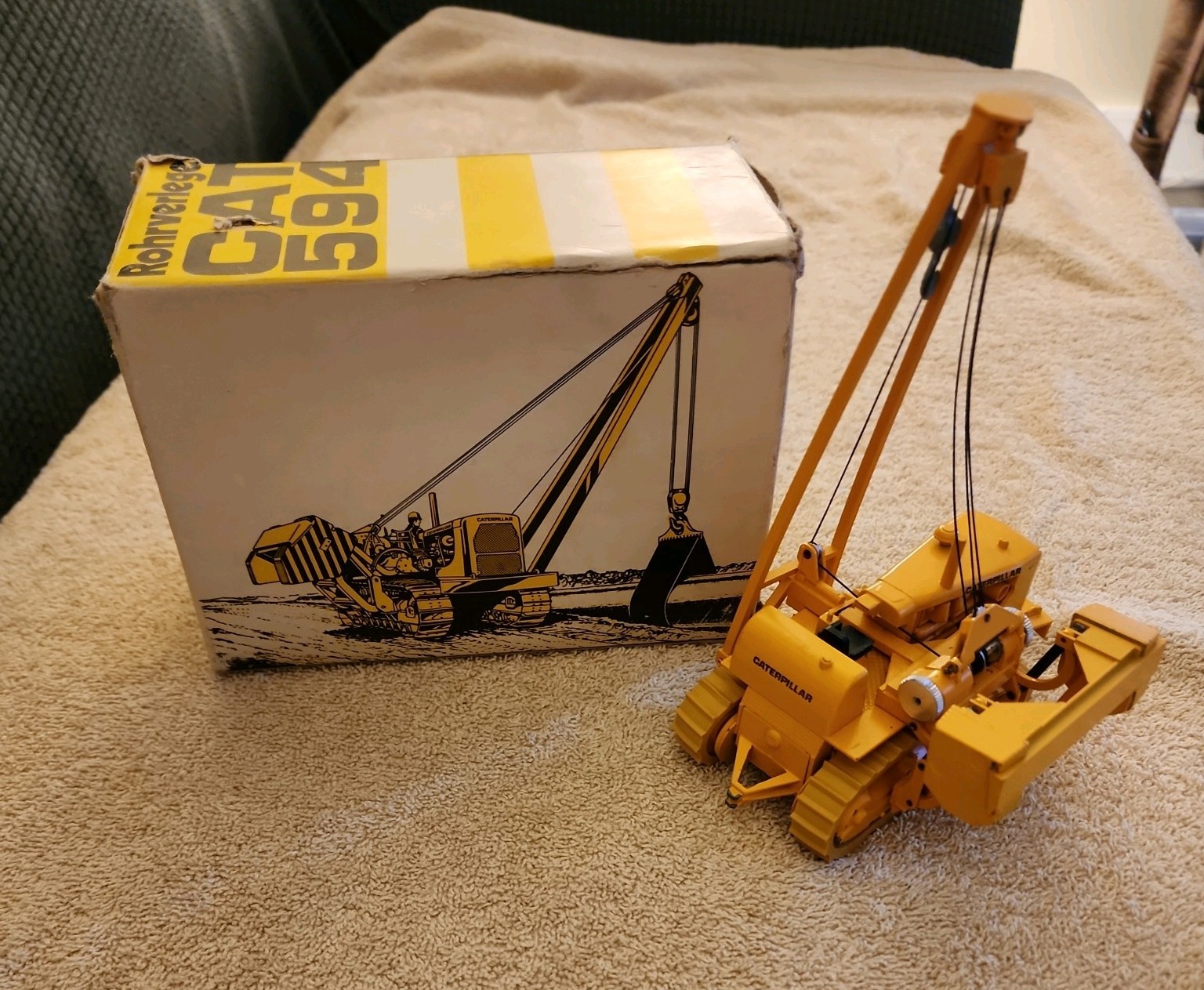 CAT 594 Gescha Rohrverleger Pipelayer Die Cast Toy circa 1970-1980s