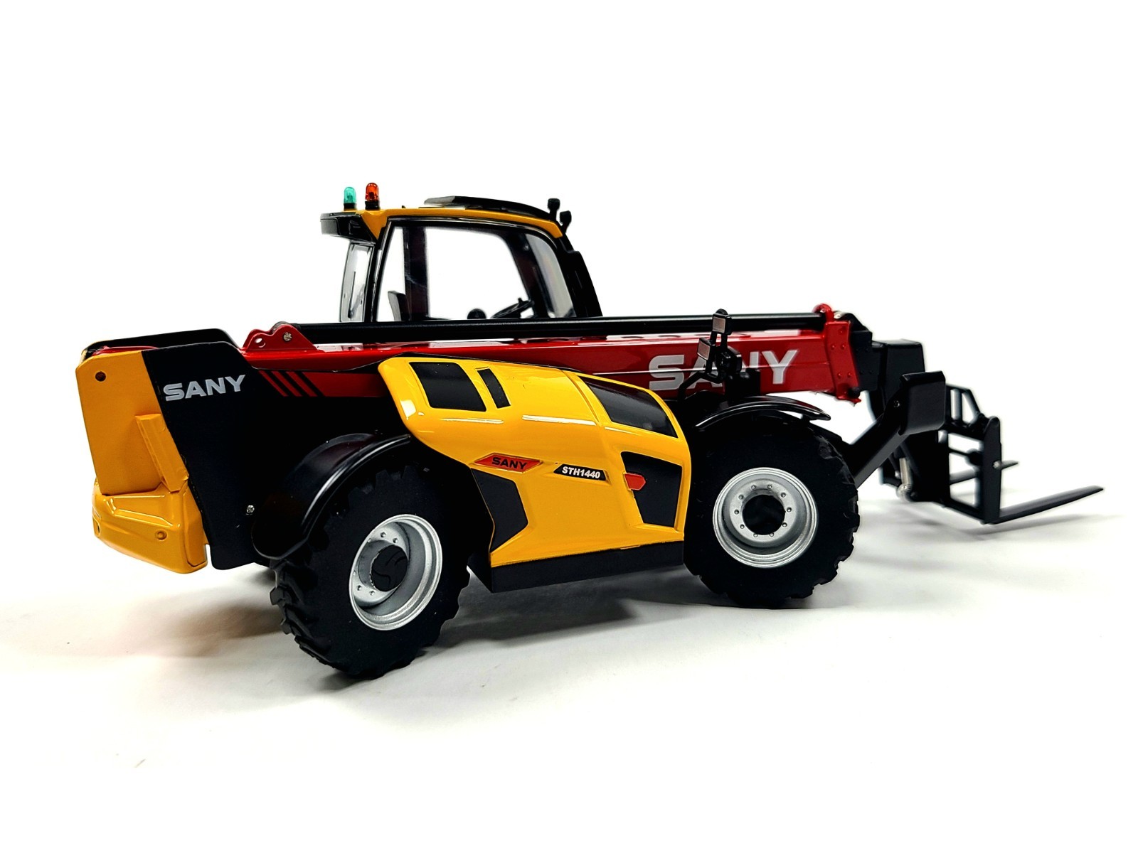 SANY STH1440 Telescopic Forklift – China 1:35 Scale Diecast Model New