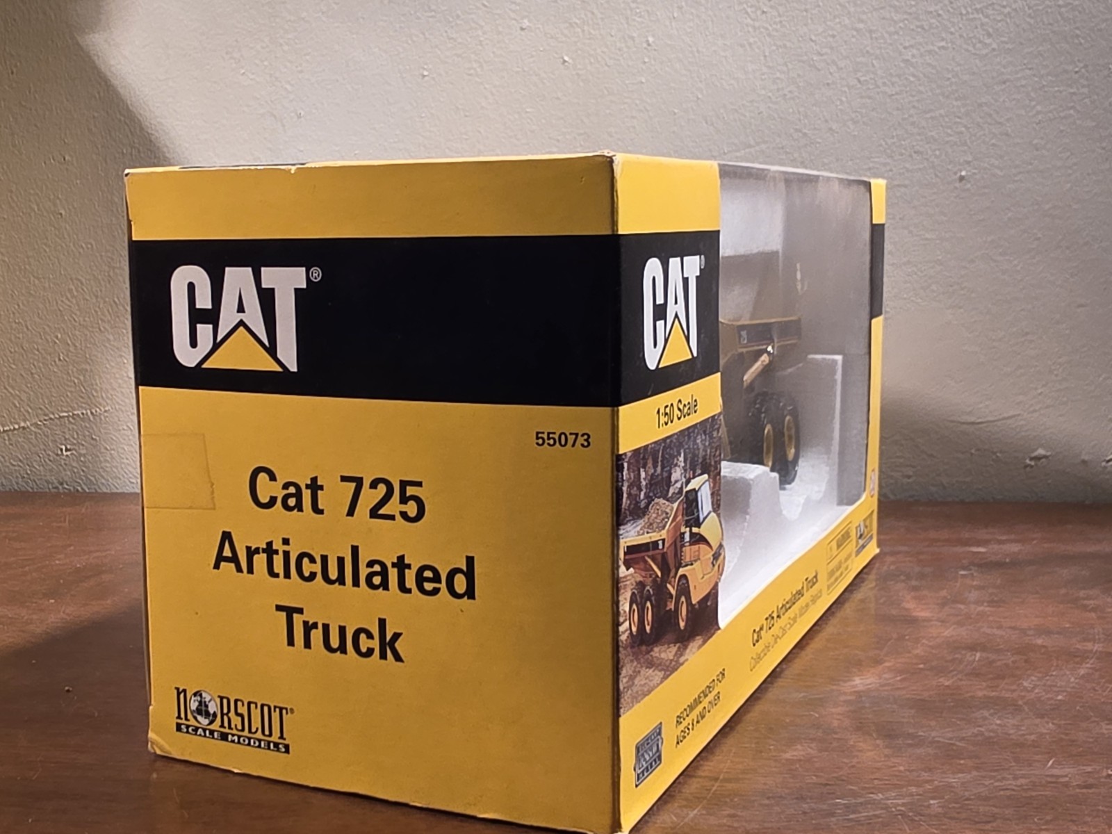 Norscot Caterpillar Diecast CAT 725 Articulated Truck 1:50 Scale 2001 55073