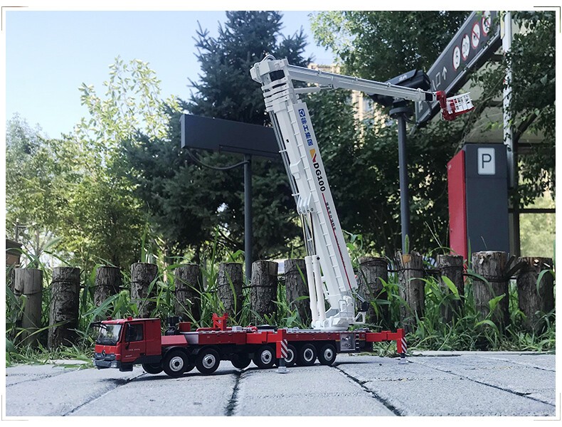 XCMG DG100 Fire Truck 1/50 Mercedes Chassis Aerial Platform Rescue Model