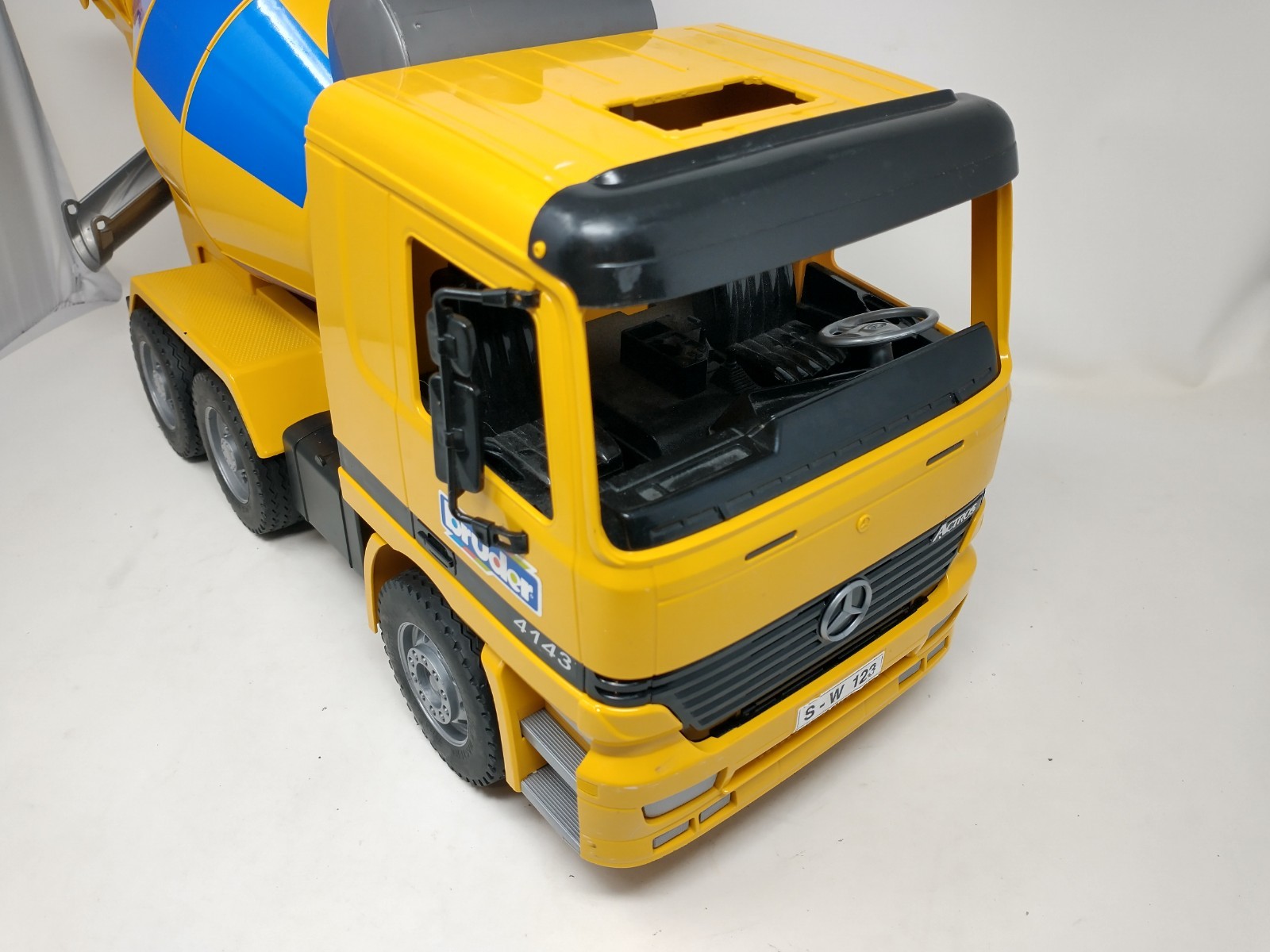 Bruder Mercedes Yellow Blue Large 21″ Cement Mixer 4143 Made In Germany READ