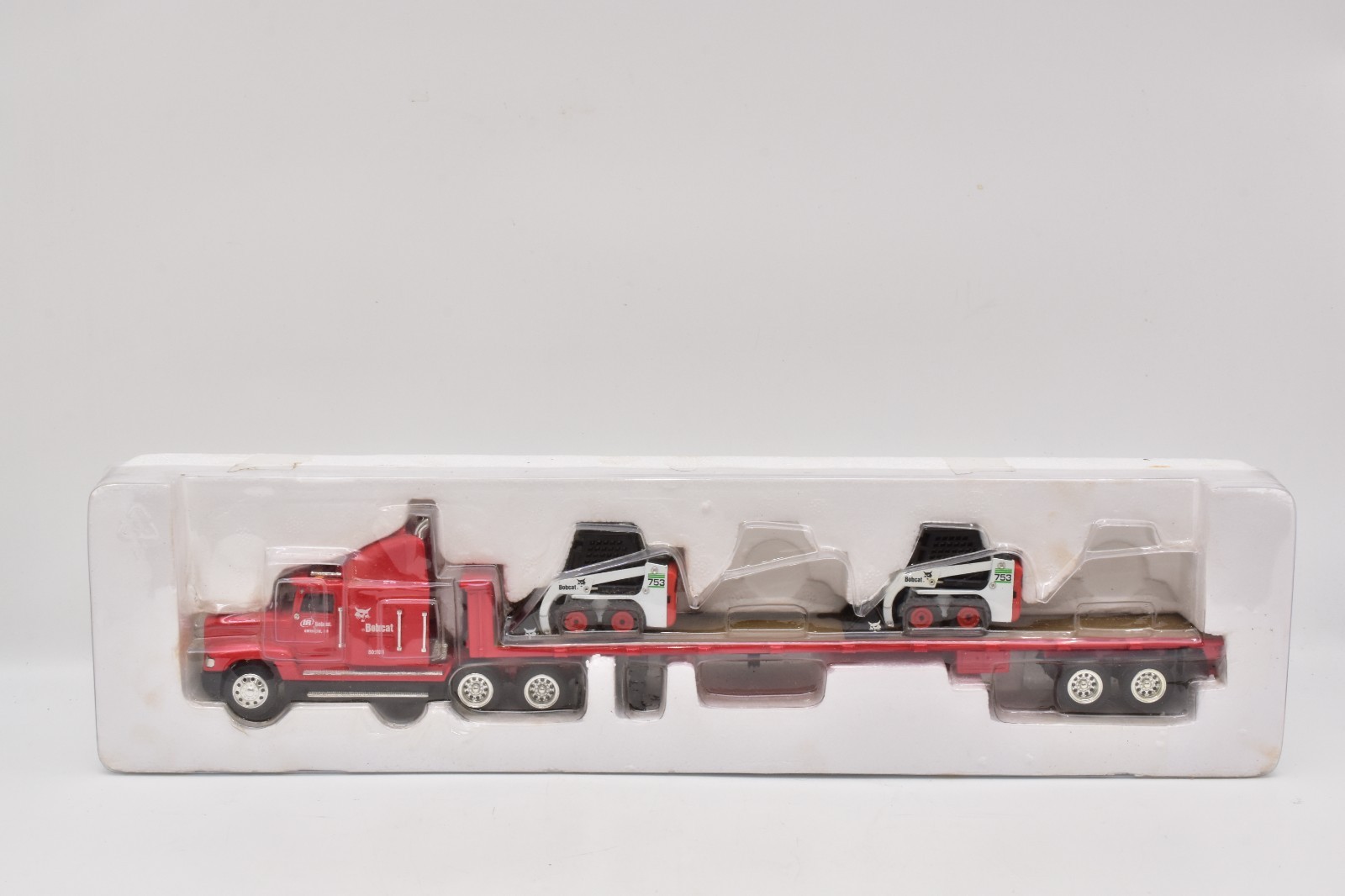 Bobcat Flatbed Tractor Trailer Loaders 1:50 Scale #6901271 (MISSING 2 LOADERS)
