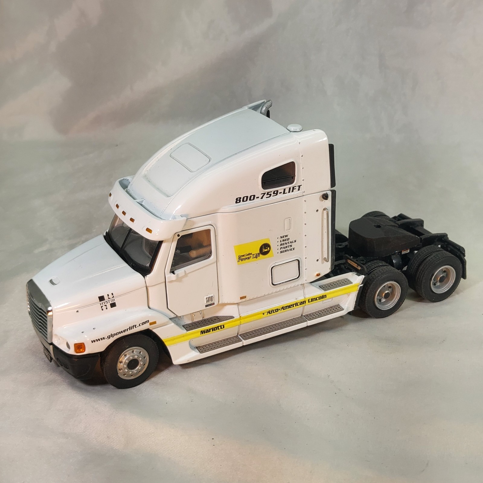 Sword Freightliner Century Truck Only White 1/50 Scale Great Lakes Power Lift