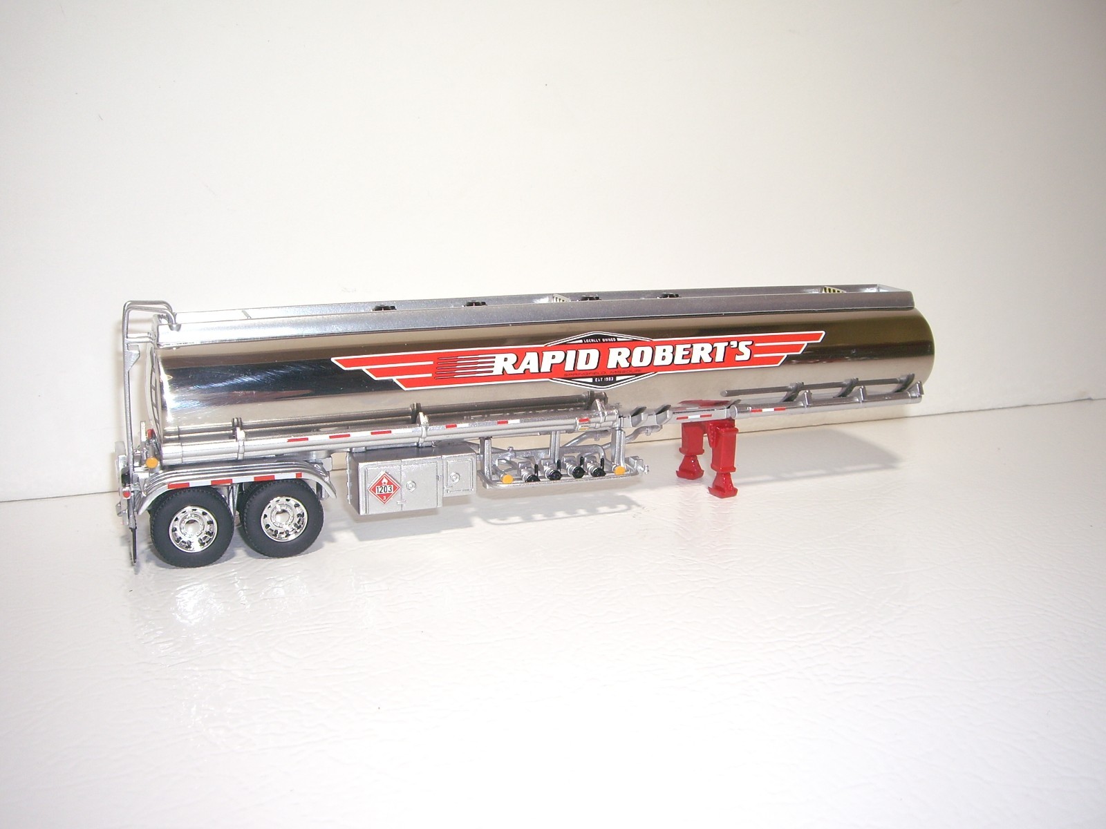 DCP FIRST GEAR 1/64 RAPID ROBERTS LOGOED HEIL CHROME FUEL TANKER