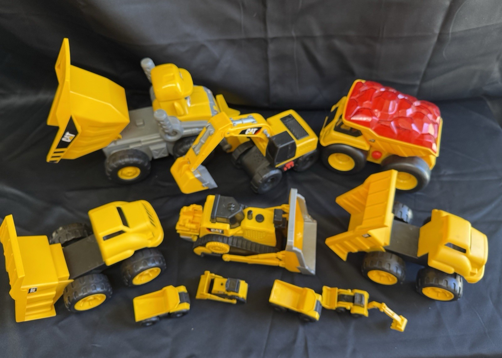 CAT Construction Trucks- Lot Of 10 Working Hard Plastic Various Trucks-Sounds