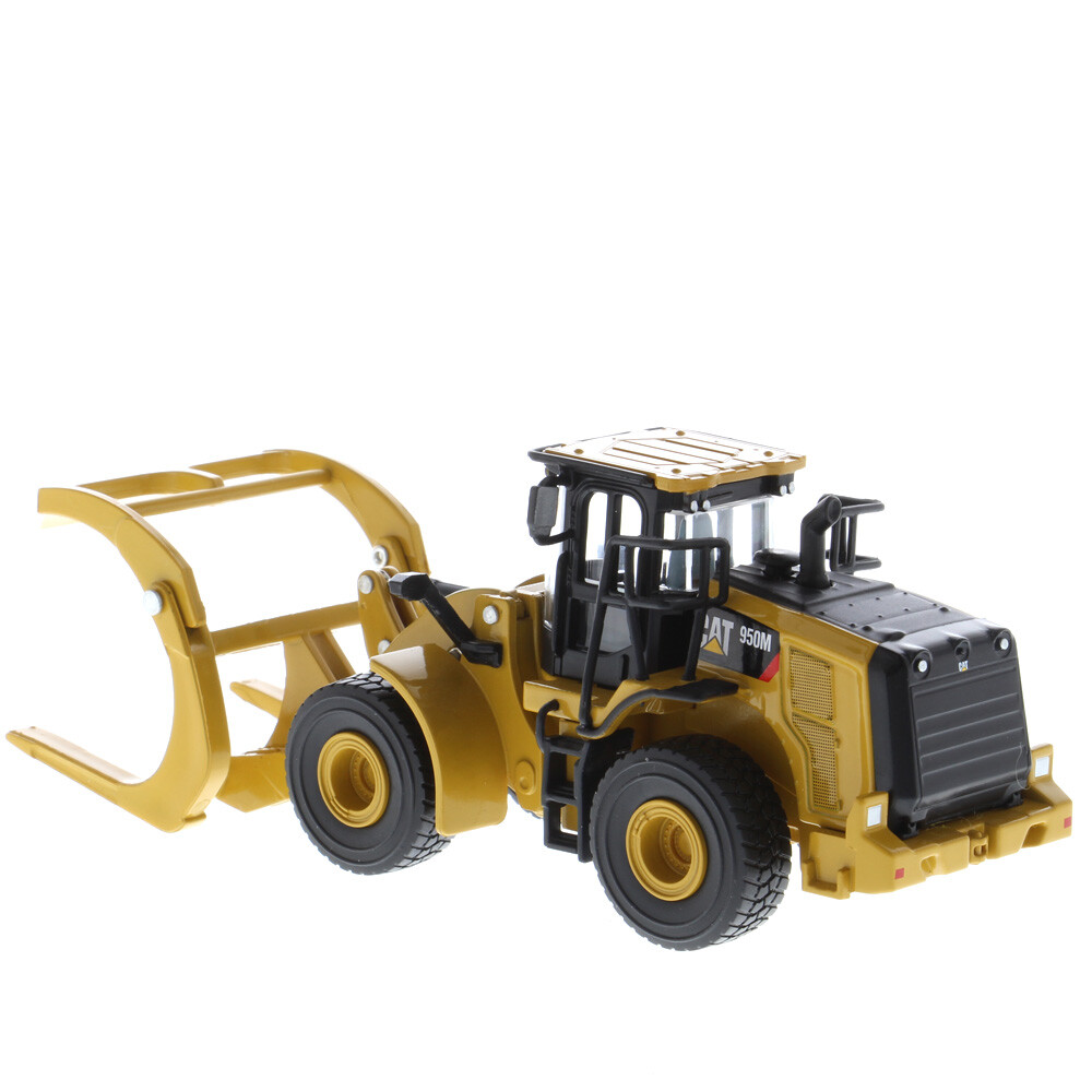 DIECAST MASTERS 1/64 CAT 950M WHEEL LOADER LOWBOY LOAD SAME SCALE AS DCP