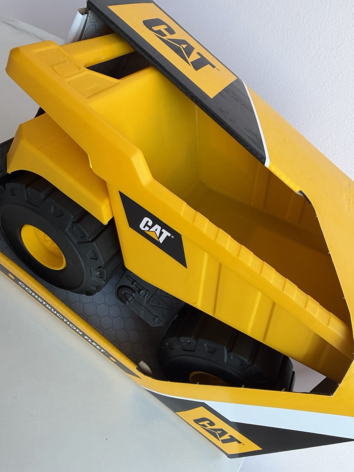 CAT Construction Dump Truck Toy Kids 2+ Heavy Duty Vehicle New