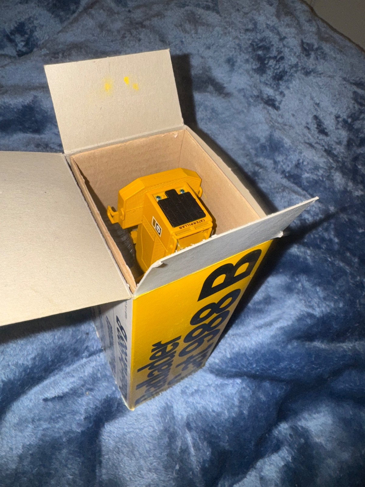 NZG Radlader CAT 988B Wheel-Type Loader 1:50 Scale Art No 167
