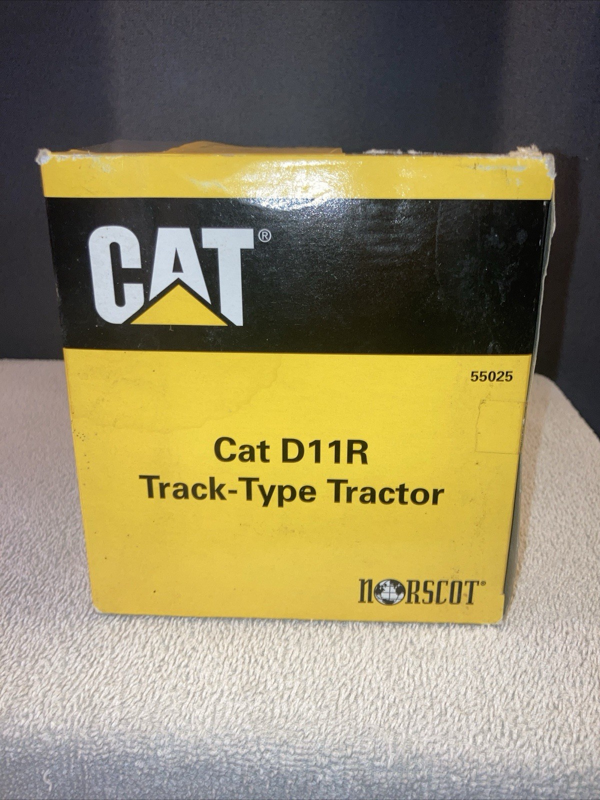 NIB 1999 Norscot 55025 1:50 Caterpillar CAT D11R Track-type Tractor Die Cast