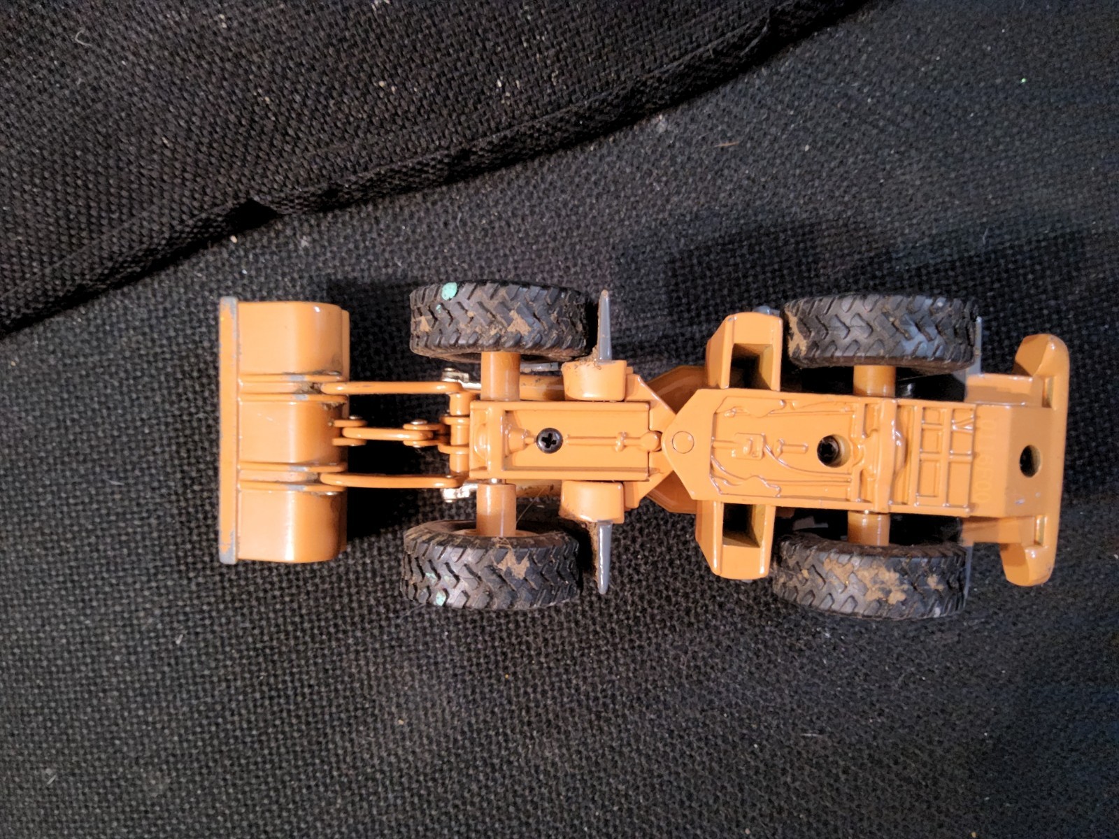 VINTAGE ERTL DIE CAST: CASE FRONT WHEEL LOADER 621D