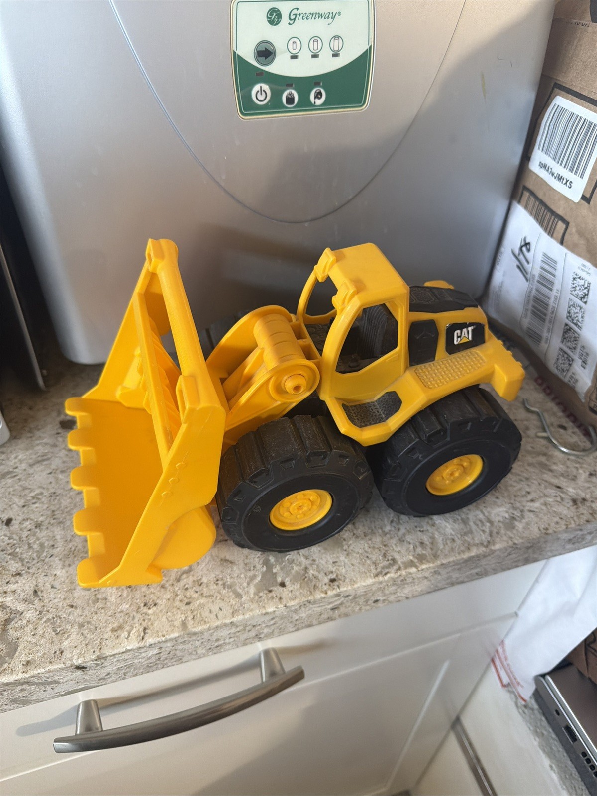 Cat Construction Tractor 7″ Loader Toy Yellow