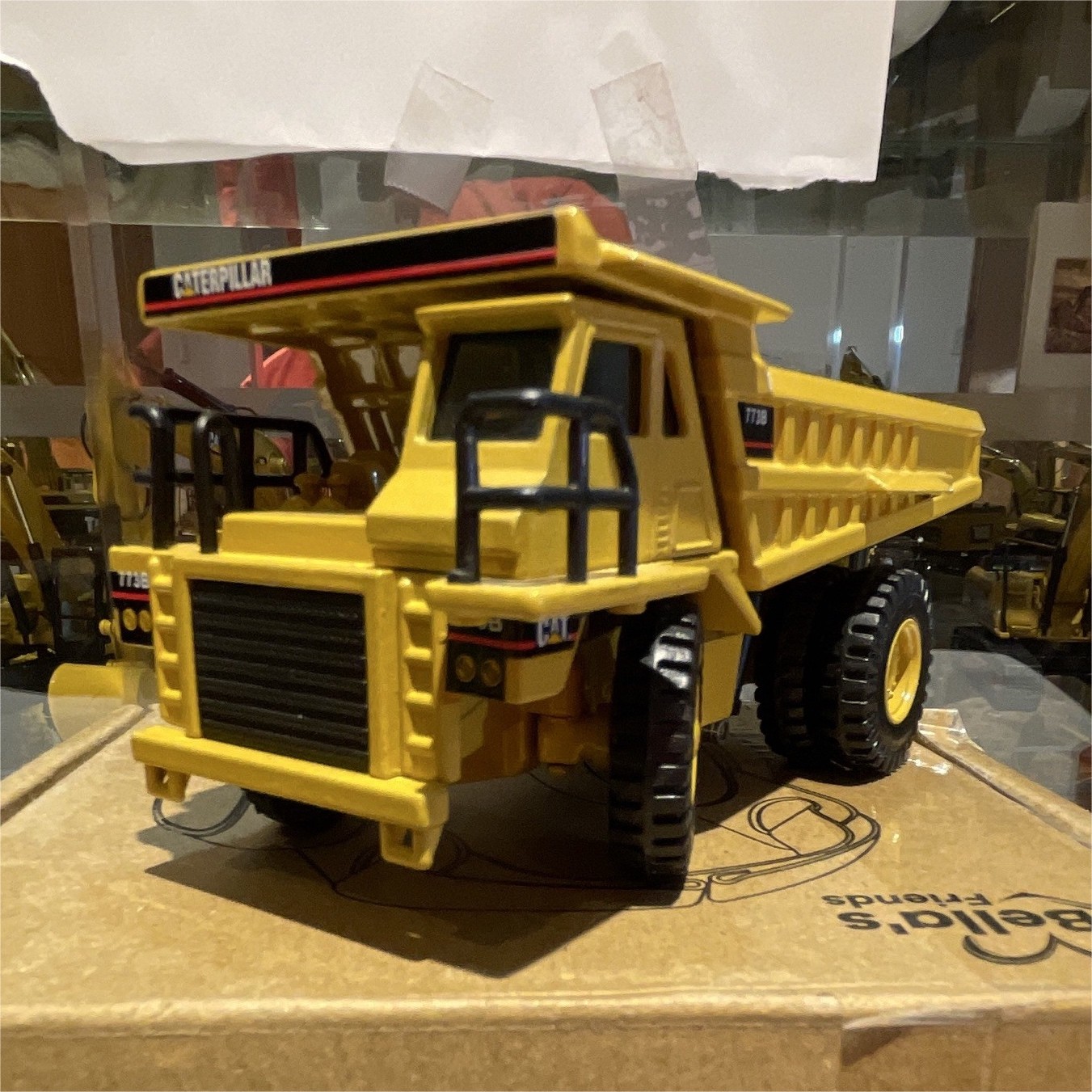 Caterpillar Classic CAT 773B Dump Truck Diecast 1:50 Yellow Black Tilting