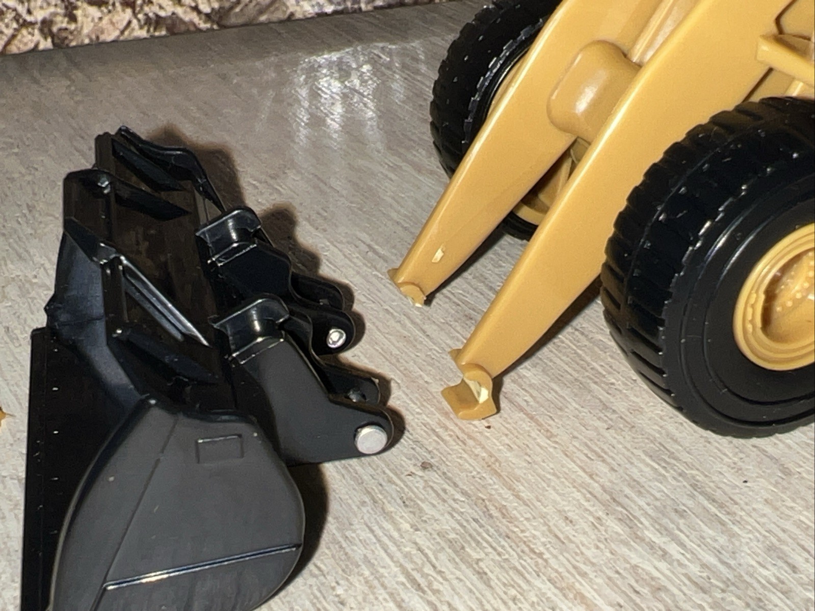 CAT Caterpillar 950M Wheel Loader 1:64 Scale Model Diecast Masters *BROKE SHOVEL