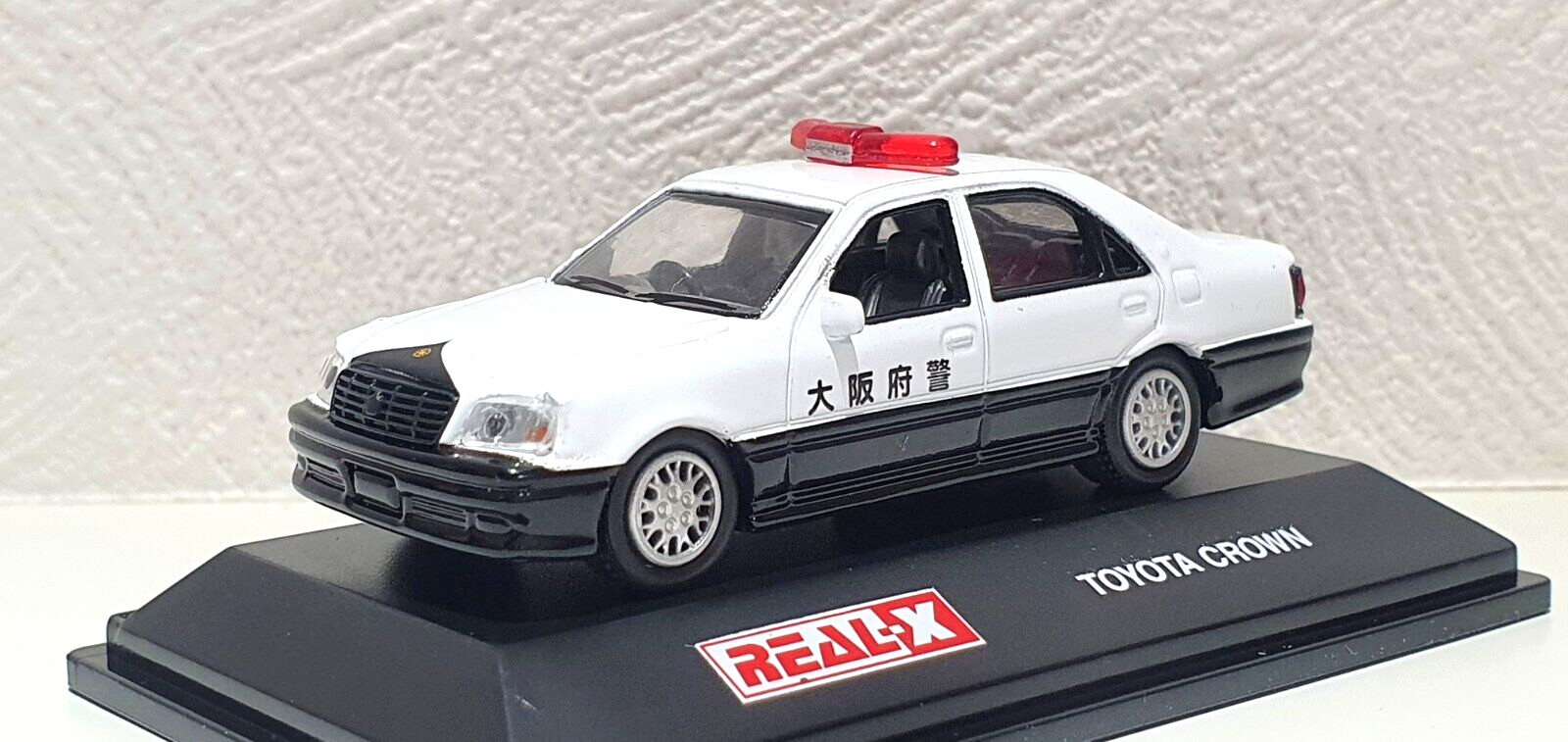 1/72 Yodel Real-x TOYOTA CROWN OSAKA POLICE CAR PATROL diecast model w/case