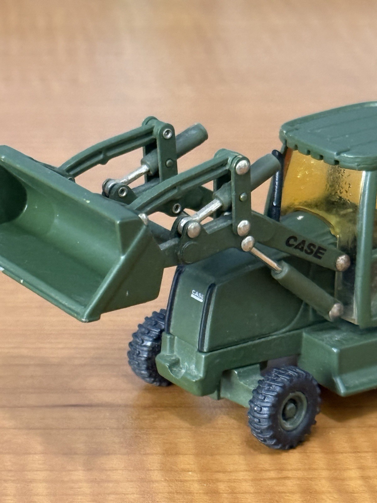 ERTL Case 580 Super M Series 2 Backhoe Loader 1:50 Scale Green Diecast