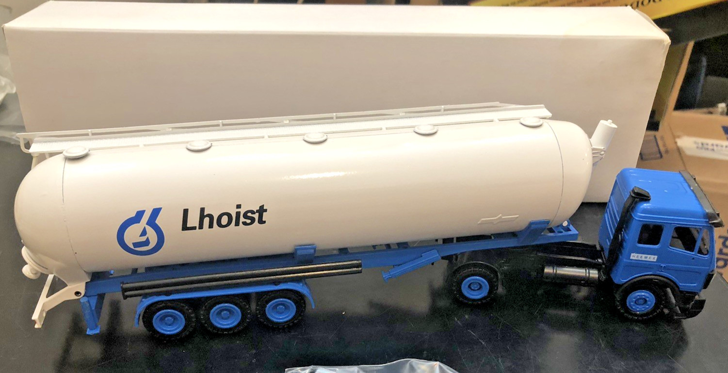 Conrad #3015 Mercedes-Benz Truck w/ Lhoist Tanker Trailer Diecast Model – 1:50