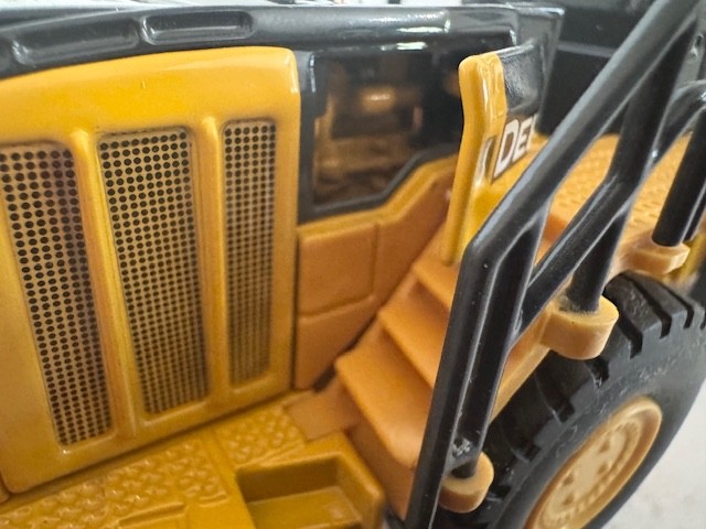 1:50 John Deere 944K Diecast Loader Prestige Collection By Ertl