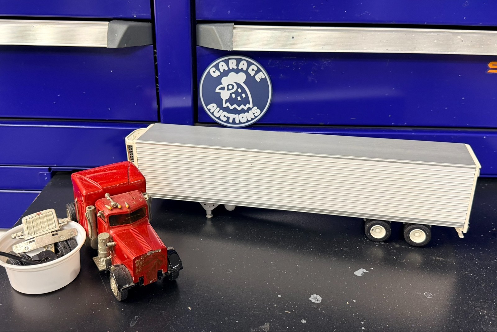 Utility 48′ Thermo King Reefer Van Trailer Truck Miniatures 1:48 Scale Model