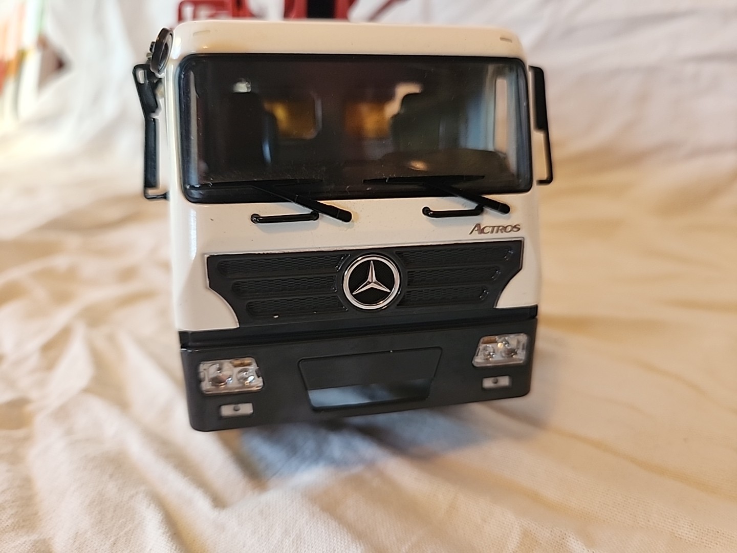 Sany Concrete Pump Truck Mercedes Chassis Die Cast Model 16″ Long B56K-7X 1:32