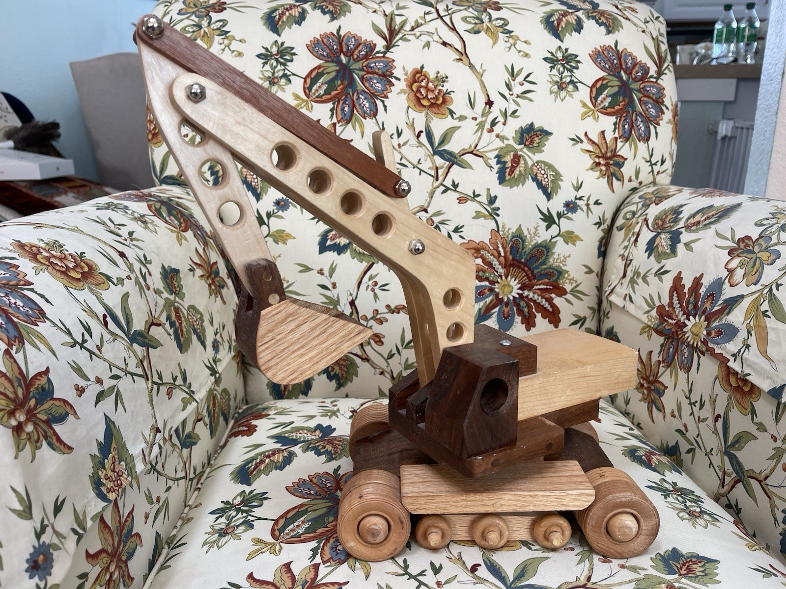 HAND CRAFTED WOOD EXCAVATOR MULTI-WOOD FULLY FUNCTIONAL LARGE SCALE TOY