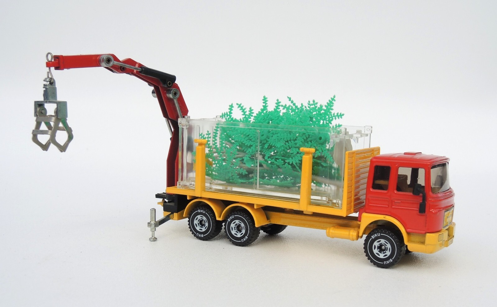RARE 1/55 scale diecast SIKU mobile tree trimming MAN truck Very Cool!