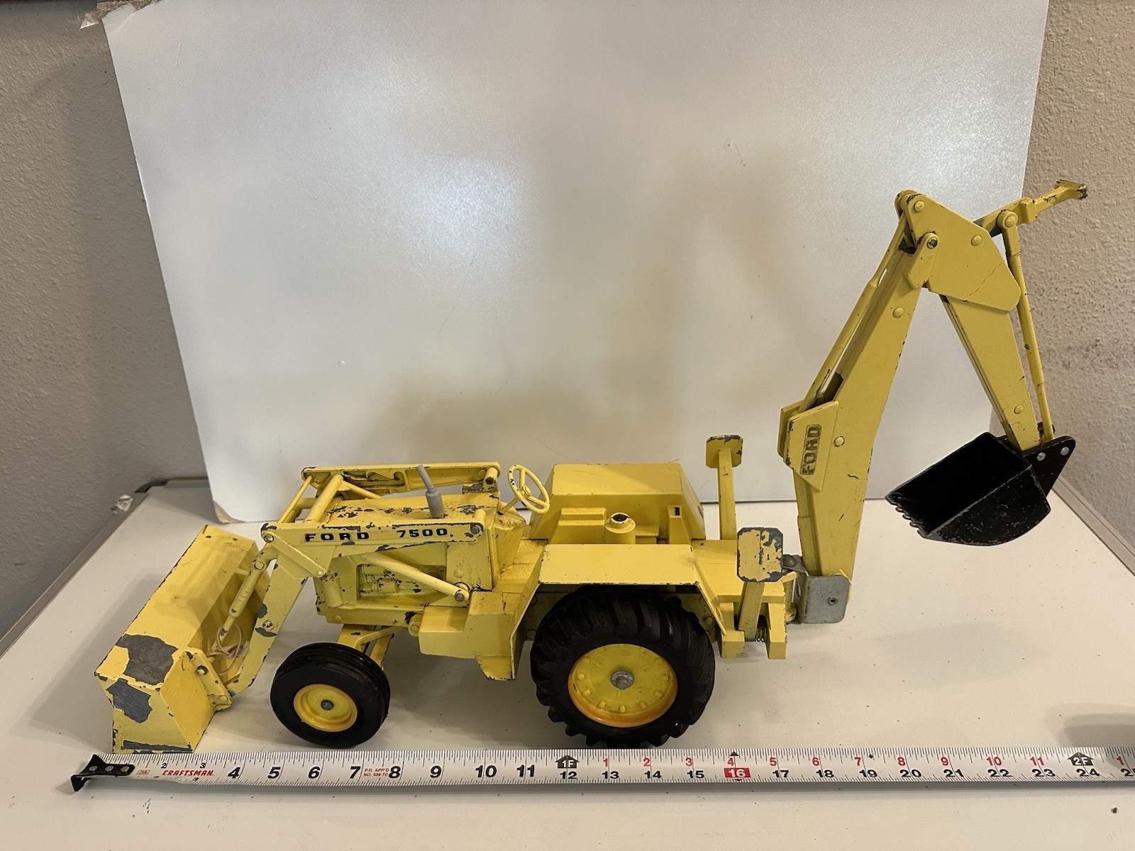ERTL Vintage 1:22 Scale Diecast Ford 7500 Backhoe Loader Tractor Excavator