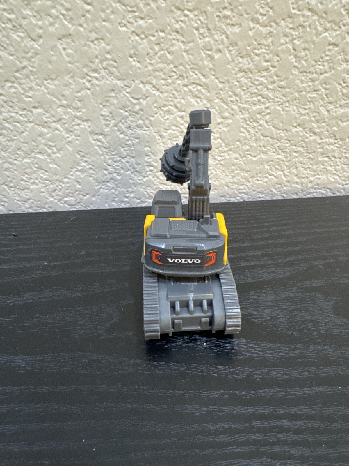 Volvo Plastic Excavator Construction Toy Vehicle Loose Tracked Digger