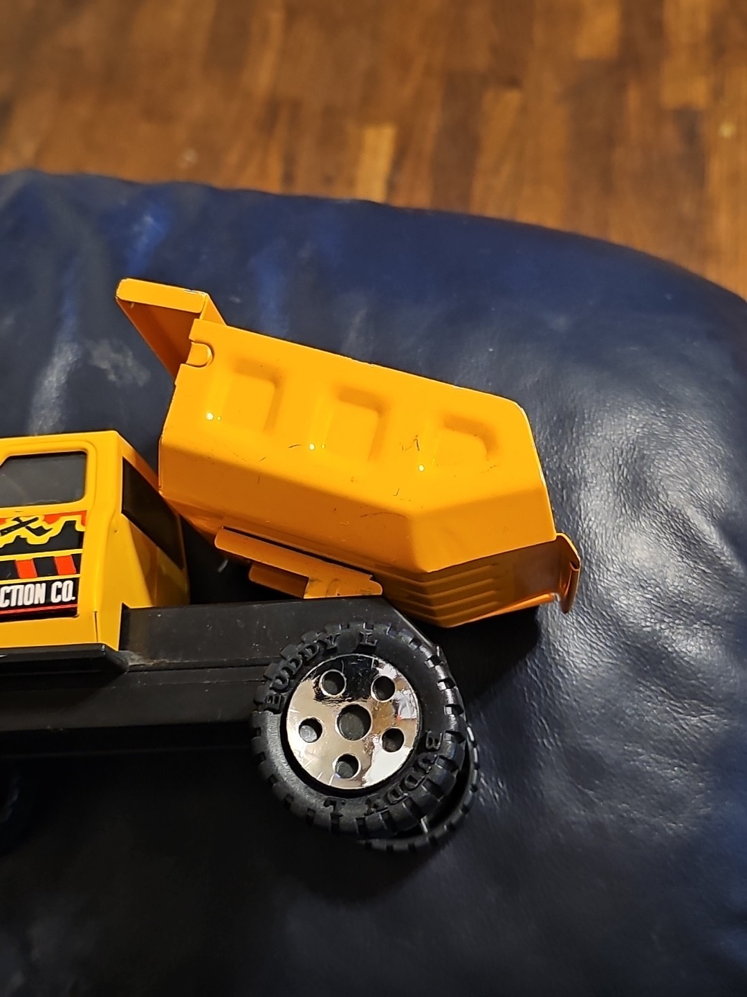 BUDDY L TRUCK YELLOW CONSTRUCTION CO Toy 1989- 7 In Long 4 In Tall.