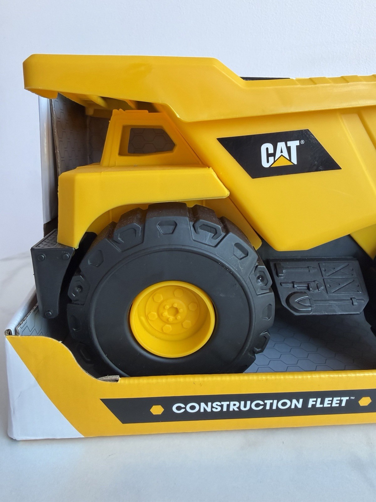 CAT Construction Dump Truck Toy Kids 2+ Heavy Duty Vehicle New