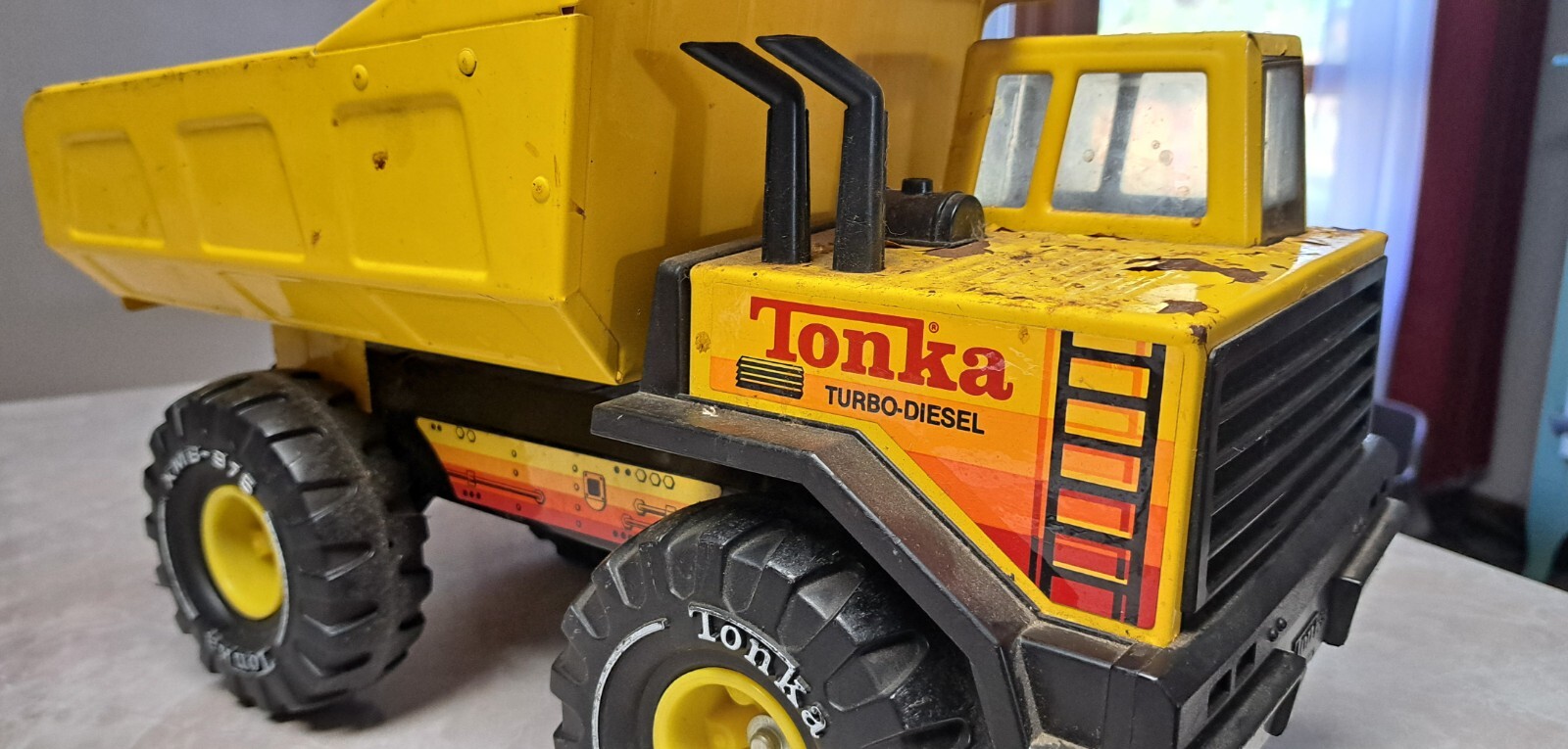 Vintage Mighty Tonka Toys Yellow Metal Turbo Diesel Dump Truck XMB-975 Steel Toy