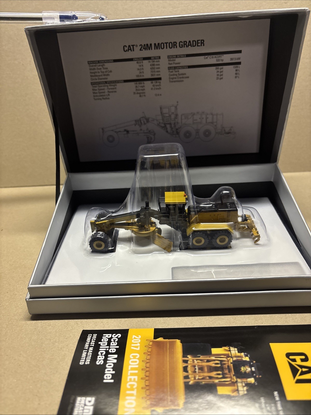 Diecast Masters: Caterpillar 24M Motor Grader Elite Series 85539 1:125 Scale