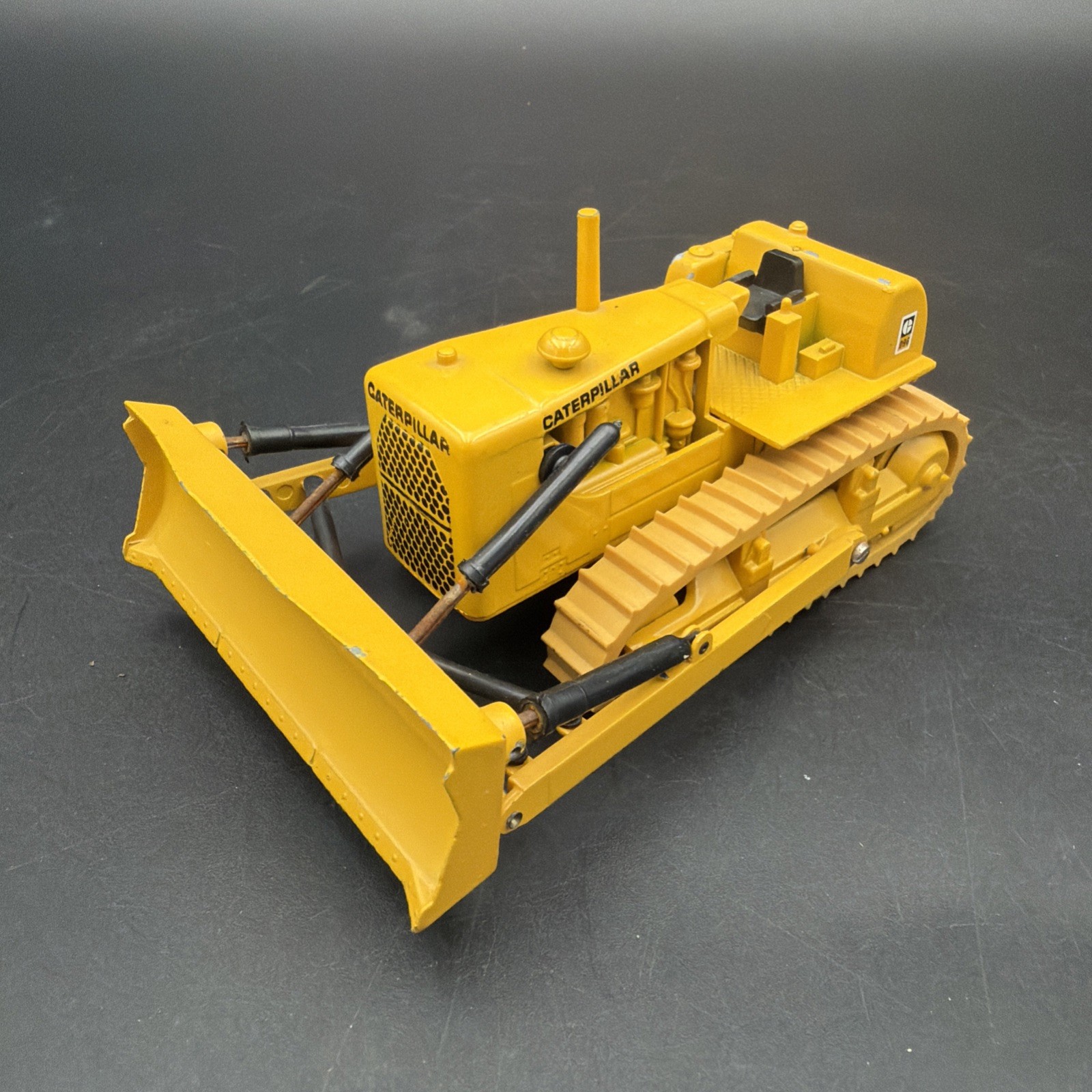 1970s GESCHA W.Germany CATERPILLAR 1:50 Scale Toy D9G BULLDOZER
