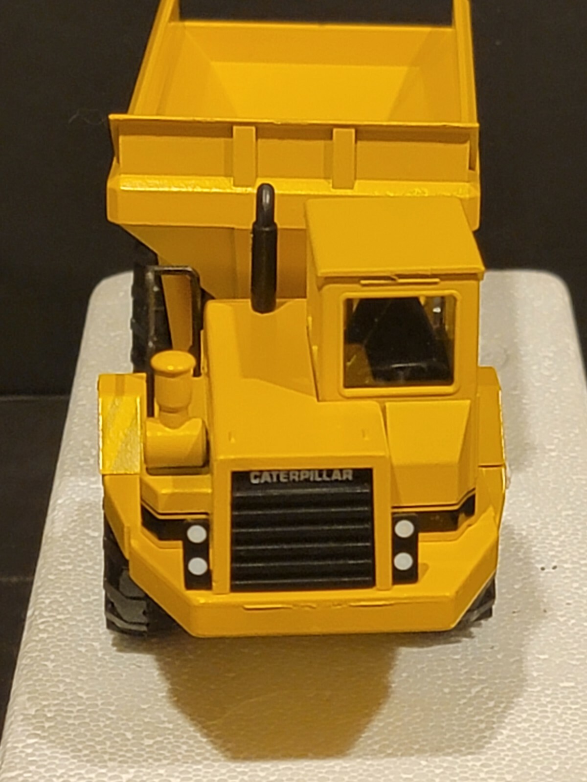 Conrad 2862 1:50 Scale Die-Cast CAT D400 Articulated Dump Truck #2862