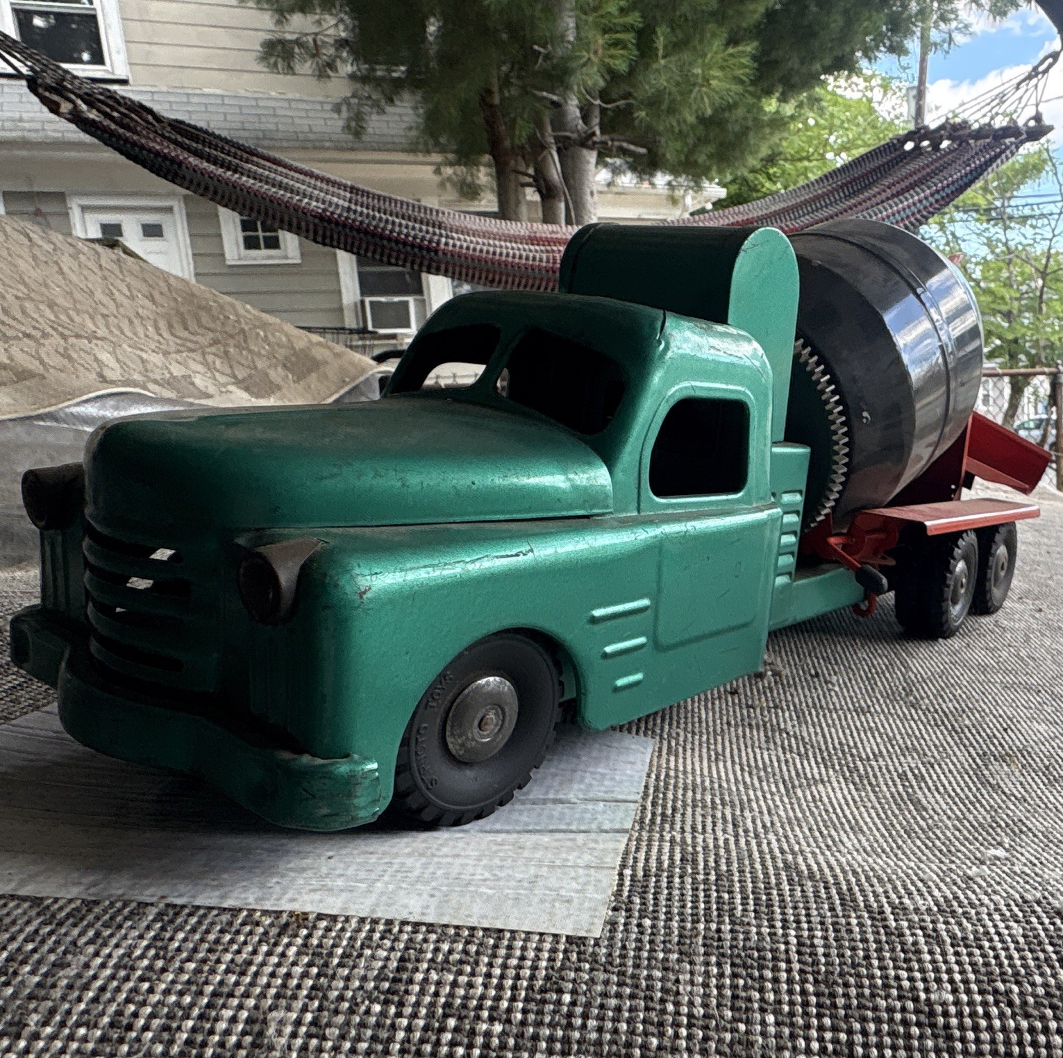 Structo Pressed Steel Cement Mixer Truck Green Red Black Advertising Specimen