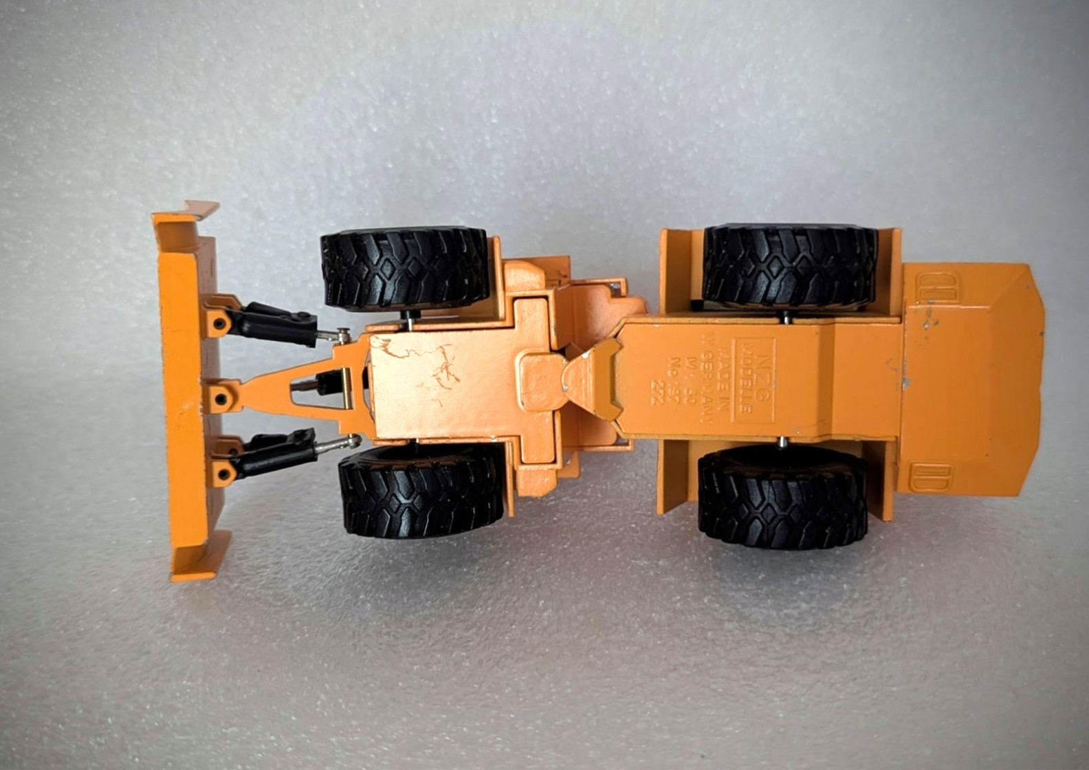 NZG 1/50 Nr.197 Zettelmeyer ZD 3000 Bulldozer Diecast