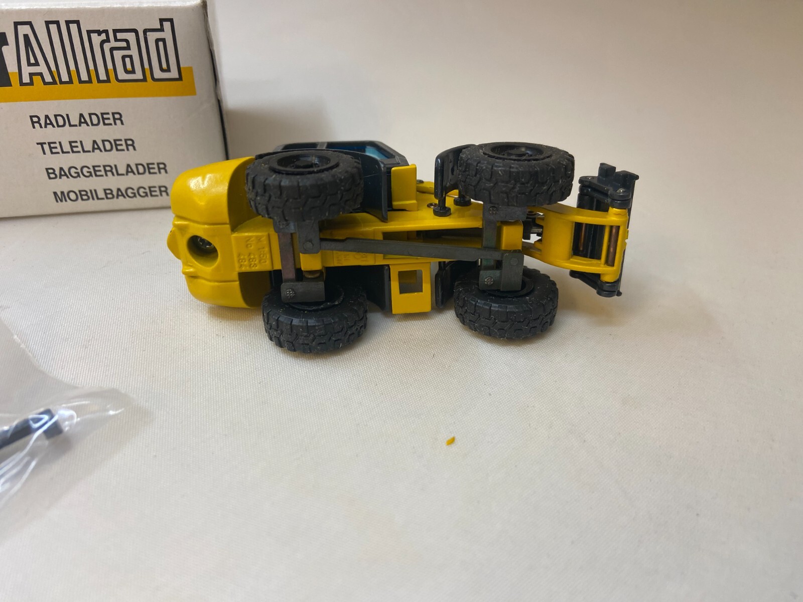 NZG Modelle Kramer Allrad 484 Telelader Scale 1:50
