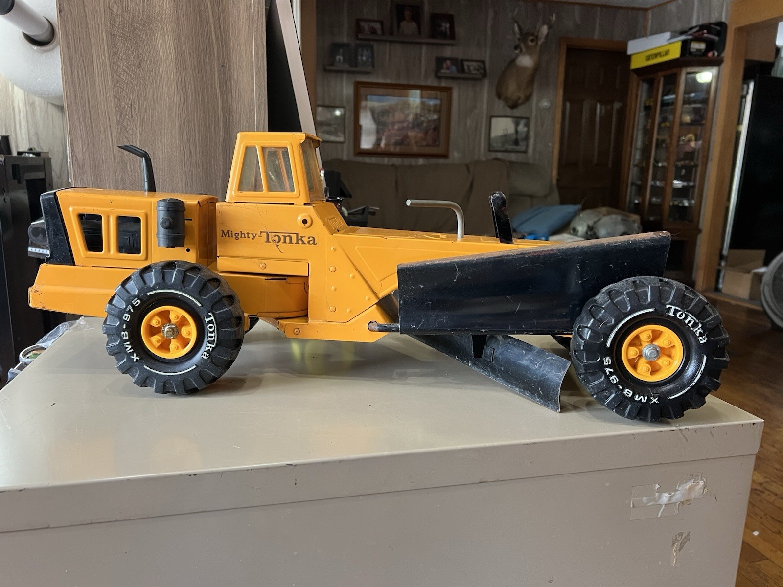 1974-75 Mighty Tonka Grader with side blade orange played with condition