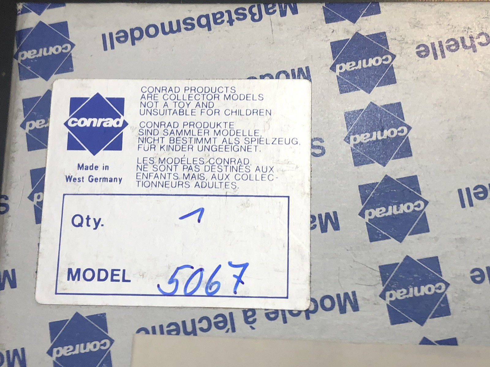 Conrad #5067 Elgin Trailwind Schörling Street Sweeper Truck Model Boxed – 1:50