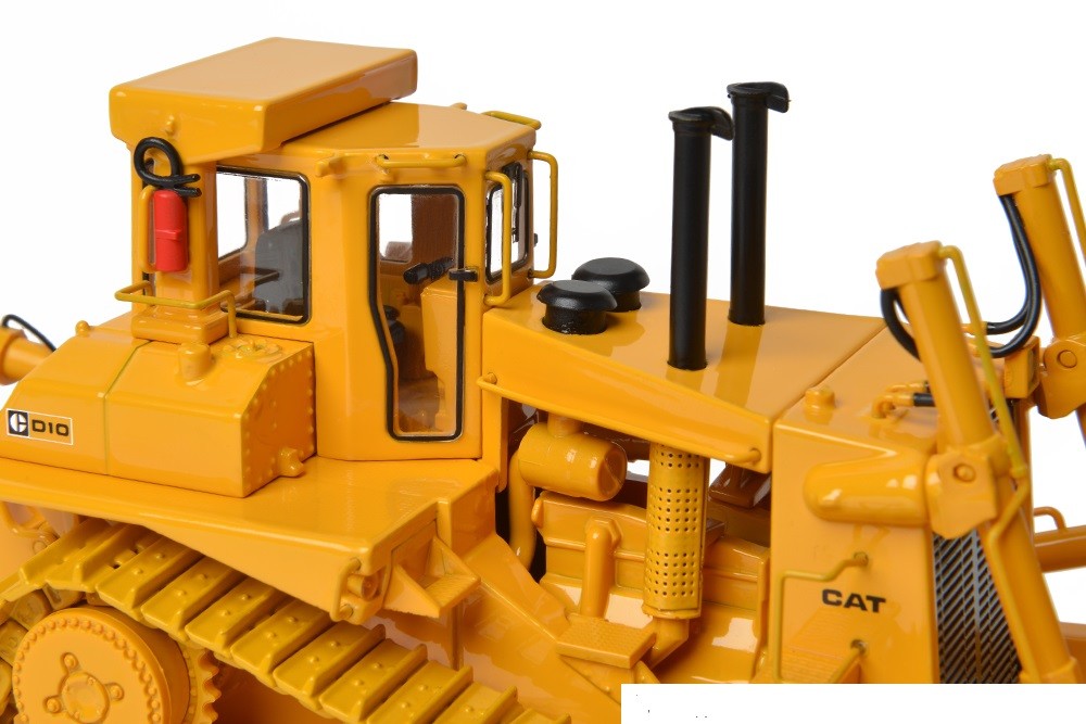 Caterpillar D10 Dozer w/ Cab, U-Blade & Ripper – 1/48 – CCM – Diecast – 2016
