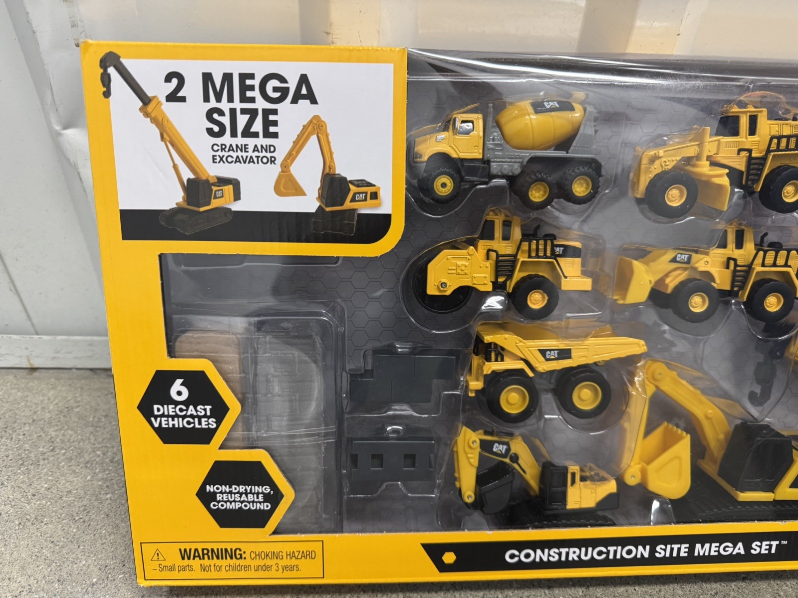 CAT Diecast Construction Vehicles Dump Trucks Playset Toys for Kids.