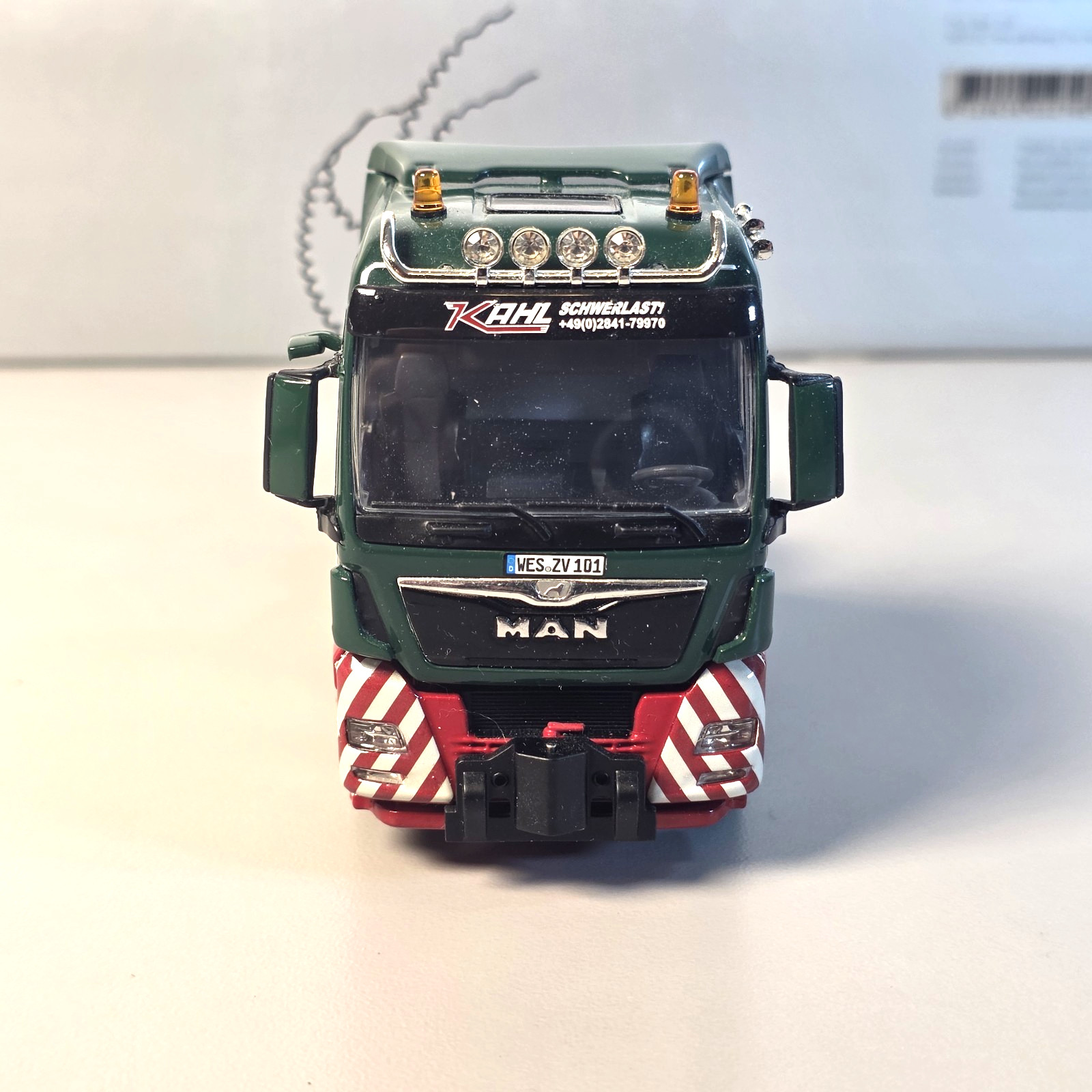 WSI 1:50 Kahl MAN TGX XXL Euro 6 8×4 + 4 Axle Lowloader & 2 Axle Dolly 01-2801