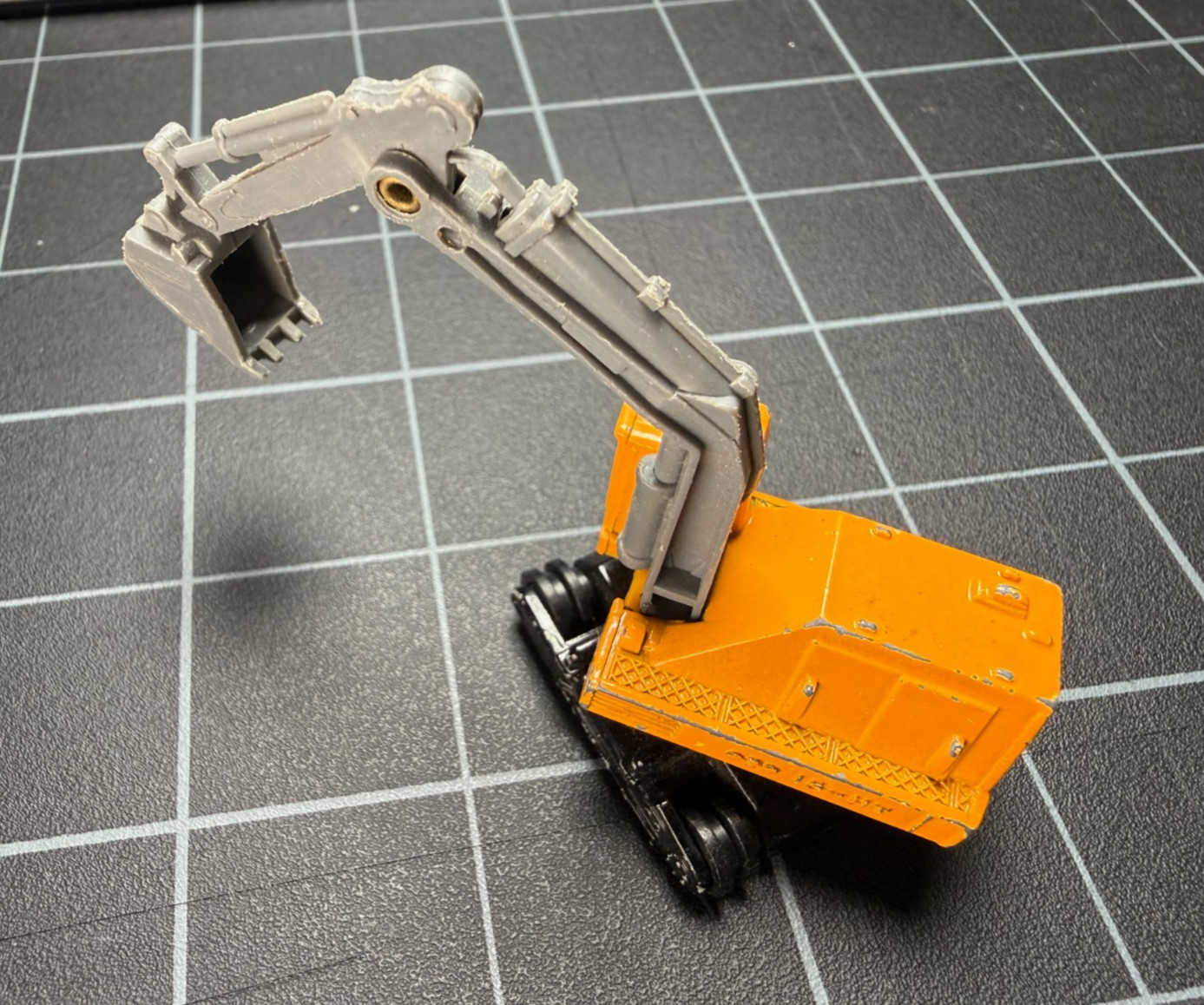 Vintage Tomica Komatsu-Bucyrus Excavator No.9 – Made in Japan – 1/103 Scale