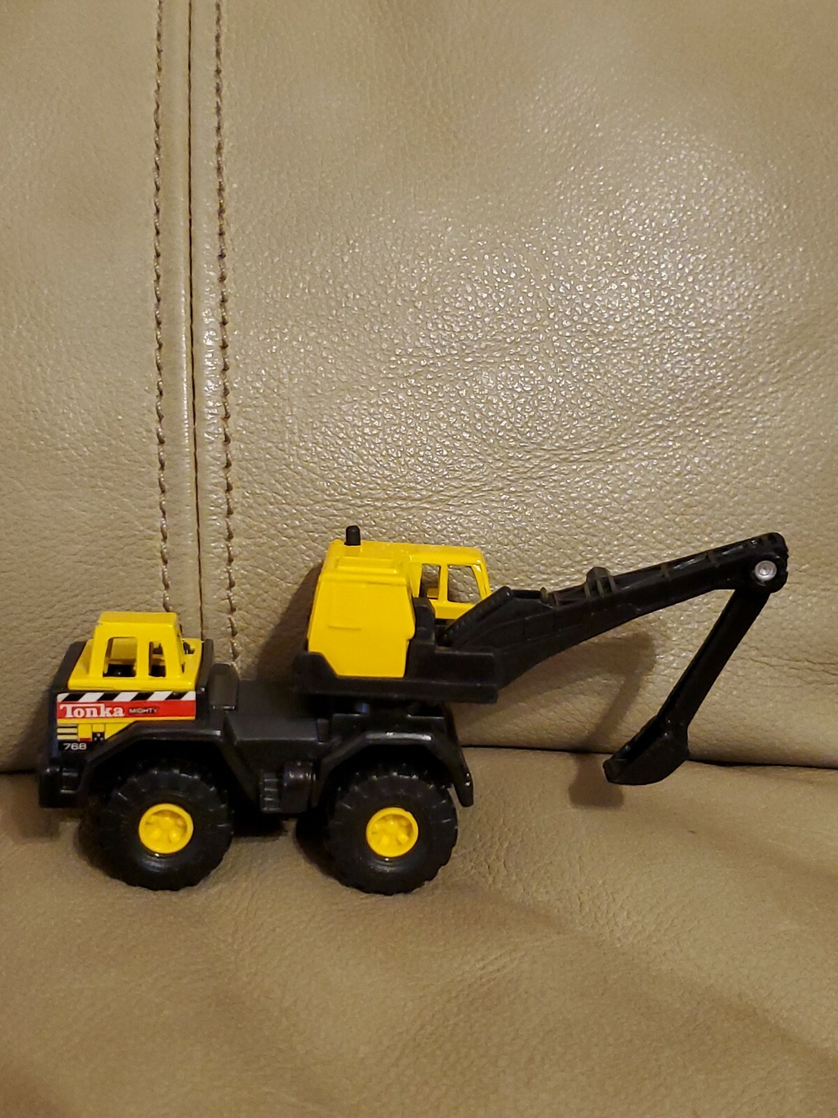TONKA 768 RARE FORK DIGGER CONSTRUCTION TRUCK TOY 1999 VEHICLE 3″