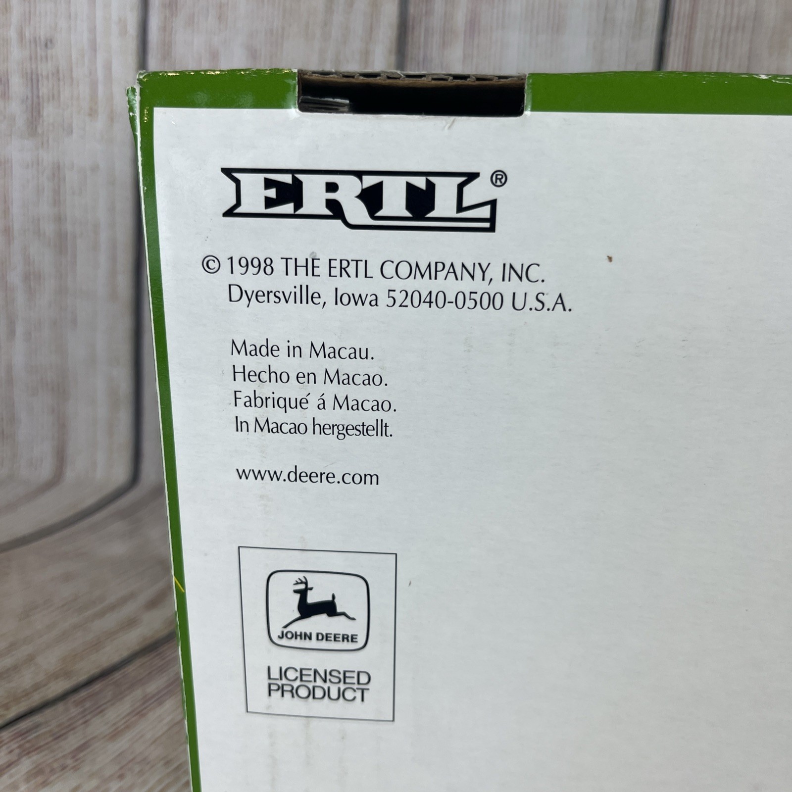 Ertl John Deere 700 1/16 Scale Grinder-Mixer NEW IN BOX