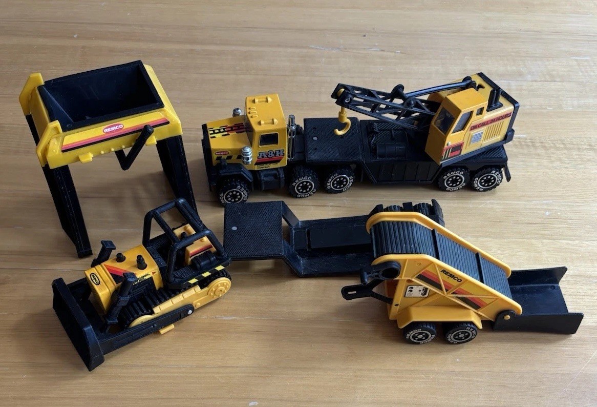 Remco Construction Vehicle Lot 6 Pieces- Truck Trailer Loader Crane Bulldozer