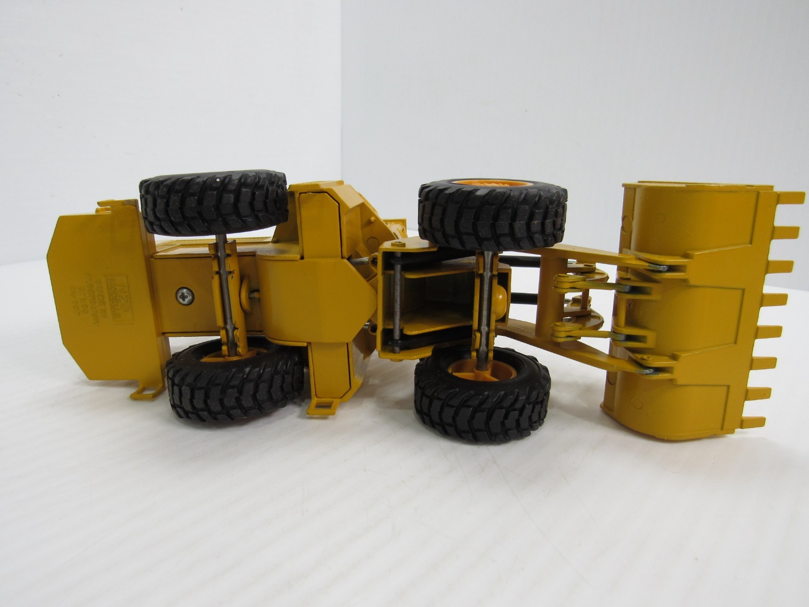 Caterpillar CAT 988B Wheel-Type Loader NZG 1/50
