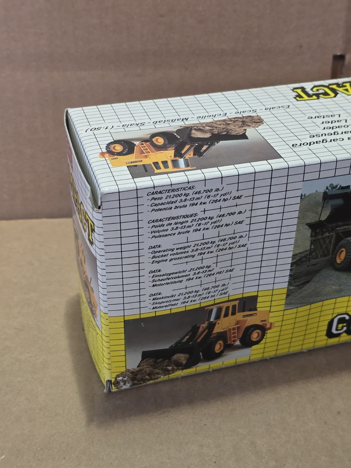 JOAL 227 Volvo BM L160 Wheel Loader 1:50 Scale