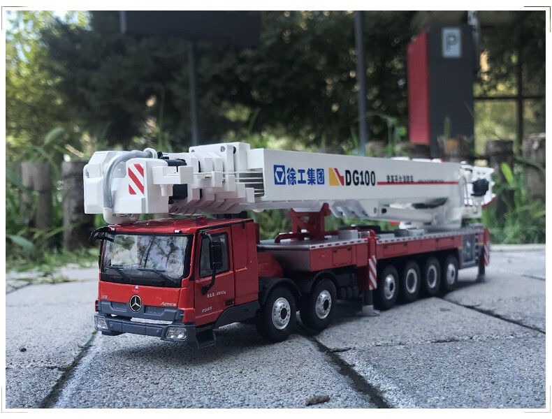 XCMG DG100 Fire Truck 1/50 Mercedes Chassis Aerial Platform Rescue Model